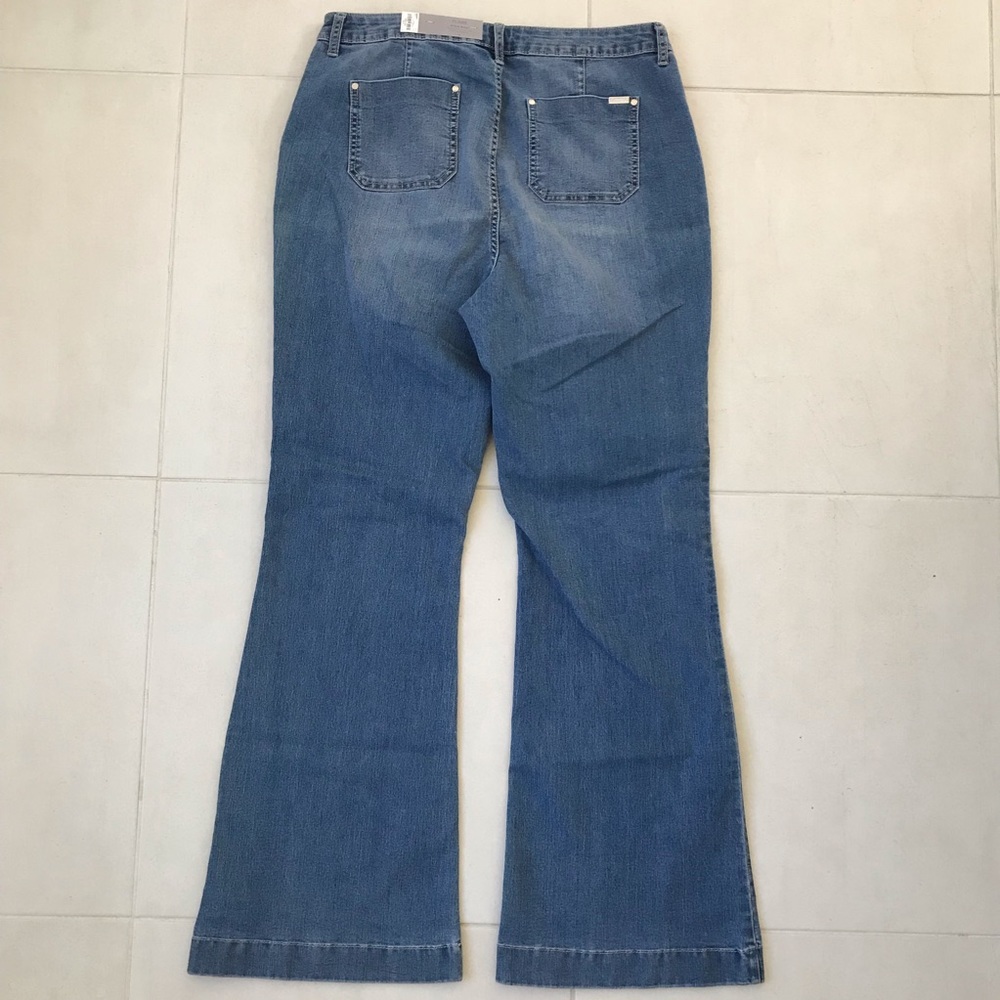 Jennifer Lopez High Rise Flare Stretch Jeans J247 - Picture 7 of 8